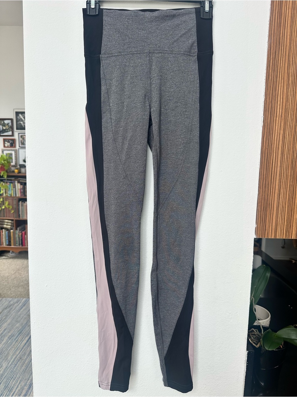 Lululemon Leggings in Heather Gray with Pink & Black Panels -Sz 4